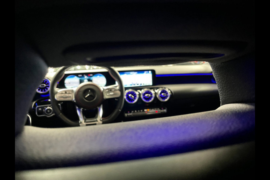Mercedes-Benz A-Klasse 180 Premium Plus 35 AMG-Aerodynamic PANO NAP