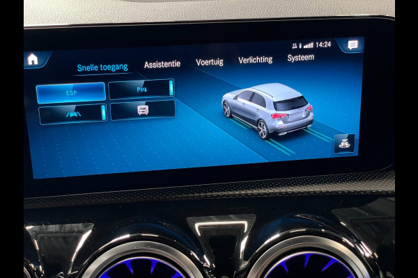 Mercedes-Benz A-Klasse 180 Premium Plus 35 AMG-Aerodynamic PANO NAP