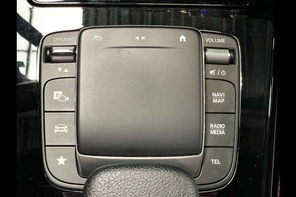 Mercedes-Benz A-Klasse 180 Premium Plus 35 AMG-Aerodynamic PANO NAP