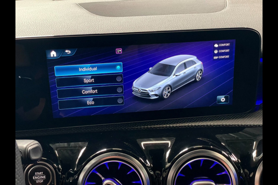Mercedes-Benz A-Klasse 180 Premium Plus 35 AMG-Aerodynamic PANO NAP