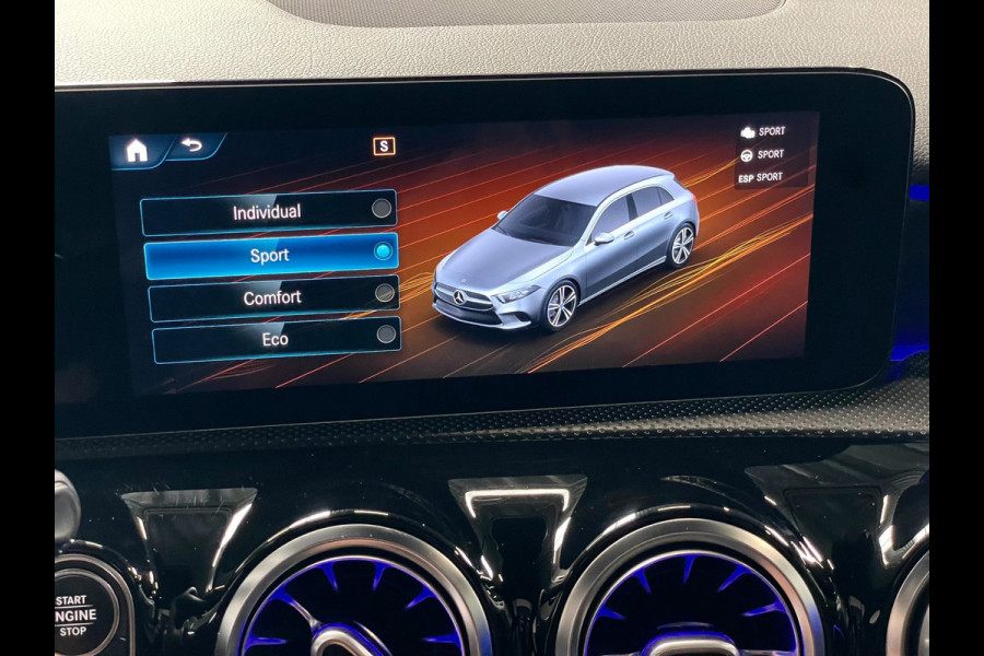 Mercedes-Benz A-Klasse 180 Premium Plus 35 AMG-Aerodynamic PANO NAP