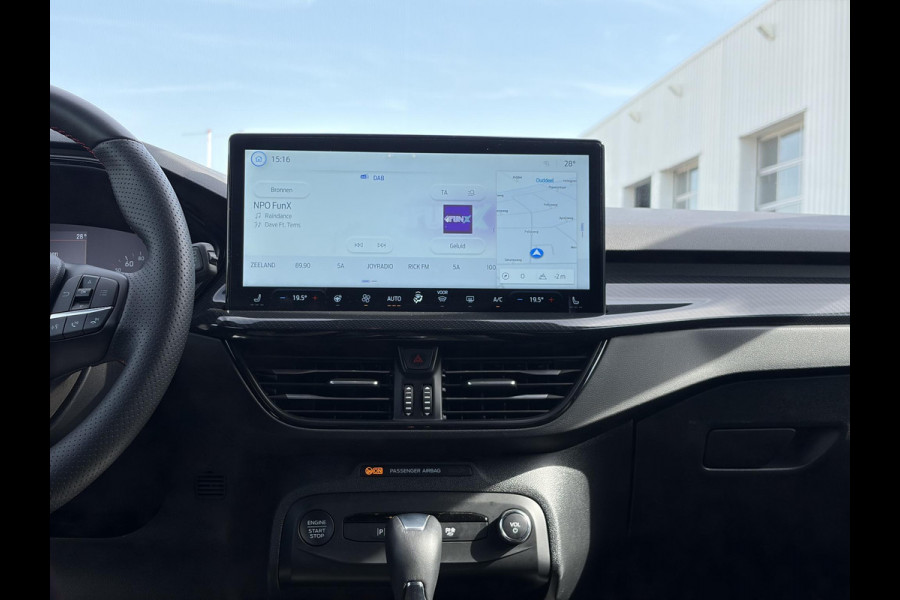 Ford FOCUS Wagon 1.0 EcoBoost Hybrid ST Line 155pk | Winterpack | Adaptive cruise control | Dodehoeksensoren | Driver Assistance Pack | Orig. NL auto | Camera