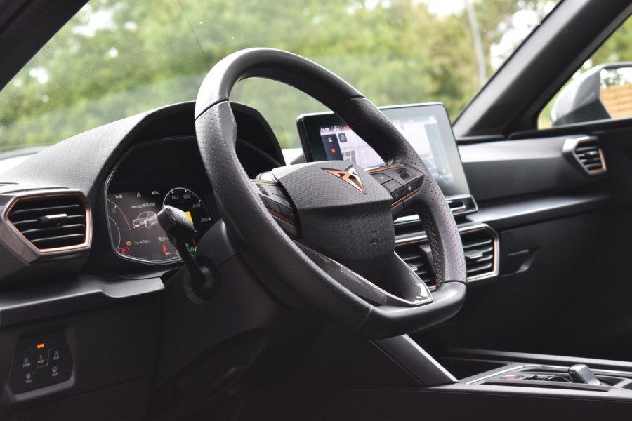 CUPRA Leon 1.4 e-Hybrid VZ Business Pano Keyless Lane Camera