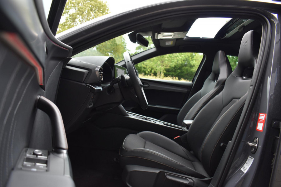 CUPRA Leon 1.4 e-Hybrid VZ Business Pano Keyless Lane Camera