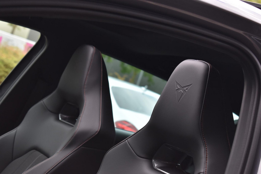 CUPRA Leon 1.4 e-Hybrid VZ Business Pano Keyless Lane Camera
