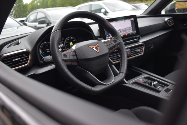 CUPRA Leon 1.4 e-Hybrid VZ Business Pano Keyless Lane Camera