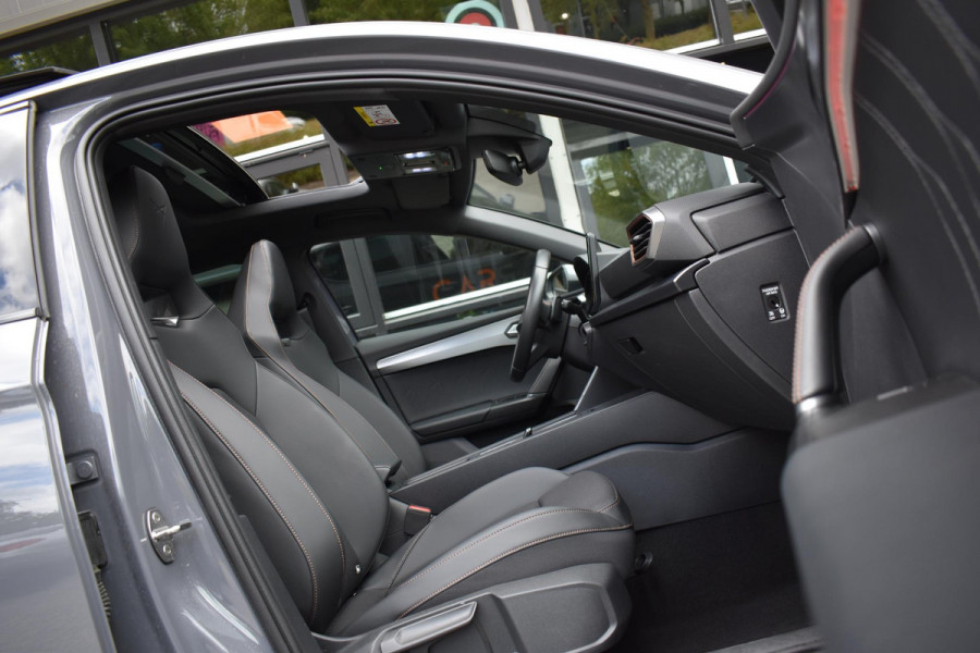 CUPRA Leon 1.4 e-Hybrid VZ Business Pano Keyless Lane Camera