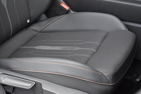CUPRA Leon 1.4 e-Hybrid VZ Business Pano Keyless Lane Camera