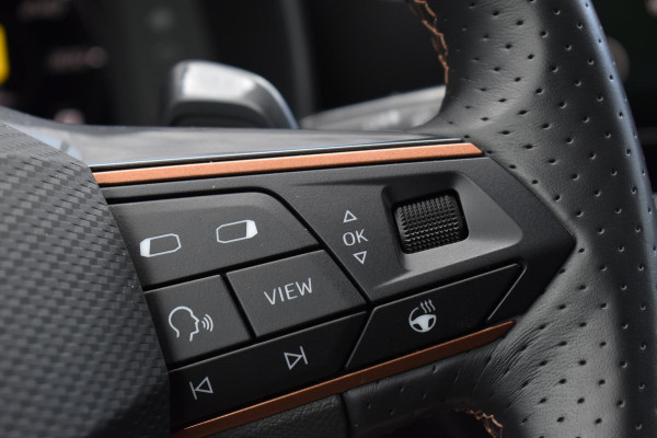 CUPRA Leon 1.4 e-Hybrid VZ Business Pano Keyless Lane Camera