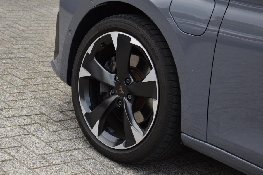 CUPRA Leon 1.4 e-Hybrid VZ Business Pano Keyless Lane Camera