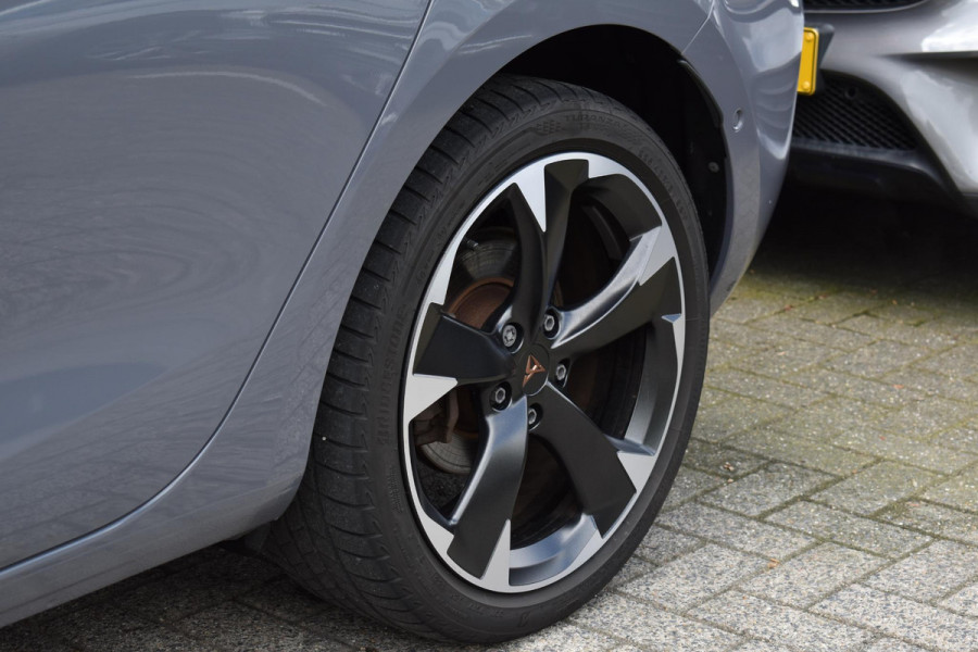 CUPRA Leon 1.4 e-Hybrid VZ Business Pano Keyless Lane Camera