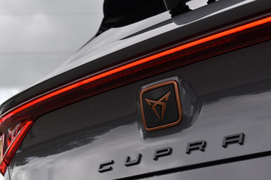 CUPRA Leon 1.4 e-Hybrid VZ Business Pano Keyless Lane Camera