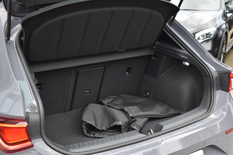 CUPRA Leon 1.4 e-Hybrid VZ Business Pano Keyless Lane Camera