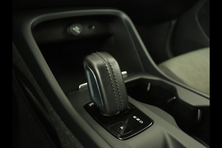 Volvo XC40 1.5 T4 Recharge Inscription Expression | SOH 86,3% | Trekhaak | Carplay | Navigatie | Climate control | Parkeerhulp | Cruise control | Full LED | PHEV | Plug In