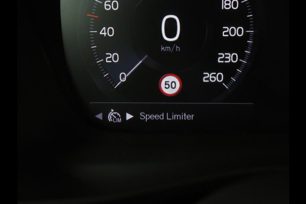 Volvo XC40 1.5 T4 Recharge Inscription Expression | SOH 86,3% | Trekhaak | Carplay | Navigatie | Climate control | Parkeerhulp | Cruise control | Full LED | PHEV | Plug In