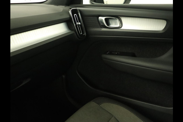 Volvo XC40 1.5 T4 Recharge Inscription Expression | SOH 86,3% | Trekhaak | Carplay | Navigatie | Climate control | Parkeerhulp | Cruise control | Full LED | PHEV | Plug In