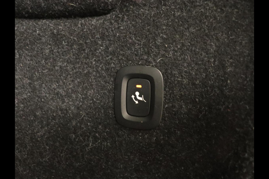 Volvo XC40 1.5 T4 Recharge Inscription Expression | SOH 86,3% | Trekhaak | Carplay | Navigatie | Climate control | Parkeerhulp | Cruise control | Full LED | PHEV | Plug In