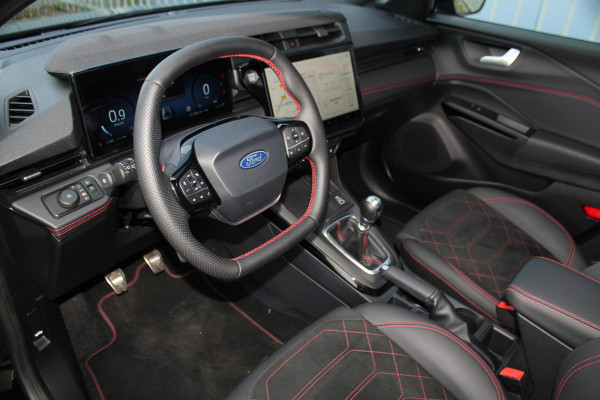 Ford Puma 1.0-125pk EcoBoost Mild-Hybrid ST-Line X. Fabr. garantie t/m 13-11-2029 ! Slechts 4.000km ! Autm. airco, adapt. cruise cntrl, navigatie, telefoonvoorb., elektr. pano-dak, stoel-, stuur- en voorraamverw., side- en lane assist, LED verl. etc.