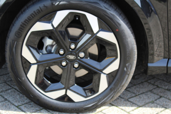 Ford Puma 1.0-125pk EcoBoost Mild-Hybrid ST-Line X. Fabr. garantie t/m 13-11-2029 ! Slechts 4.000km ! Autm. airco, adapt. cruise cntrl, navigatie, telefoonvoorb., elektr. pano-dak, stoel-, stuur- en voorraamverw., side- en lane assist, LED verl. etc.