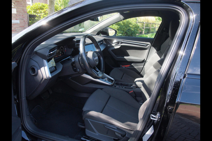Audi A3 Sportback 40 TFSI e Business edition | Apple Carplay | Sportstoelen | DAB | Navi | NL-Auto |