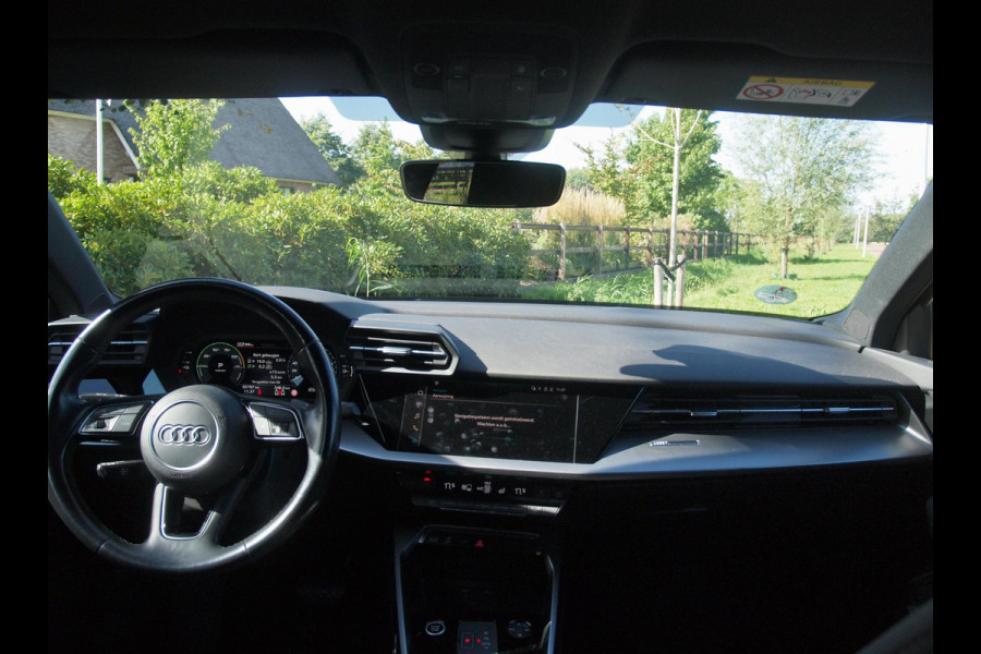 Audi A3 Sportback 40 TFSI e Business edition | Apple Carplay | Sportstoelen | DAB | Navi | NL-Auto |