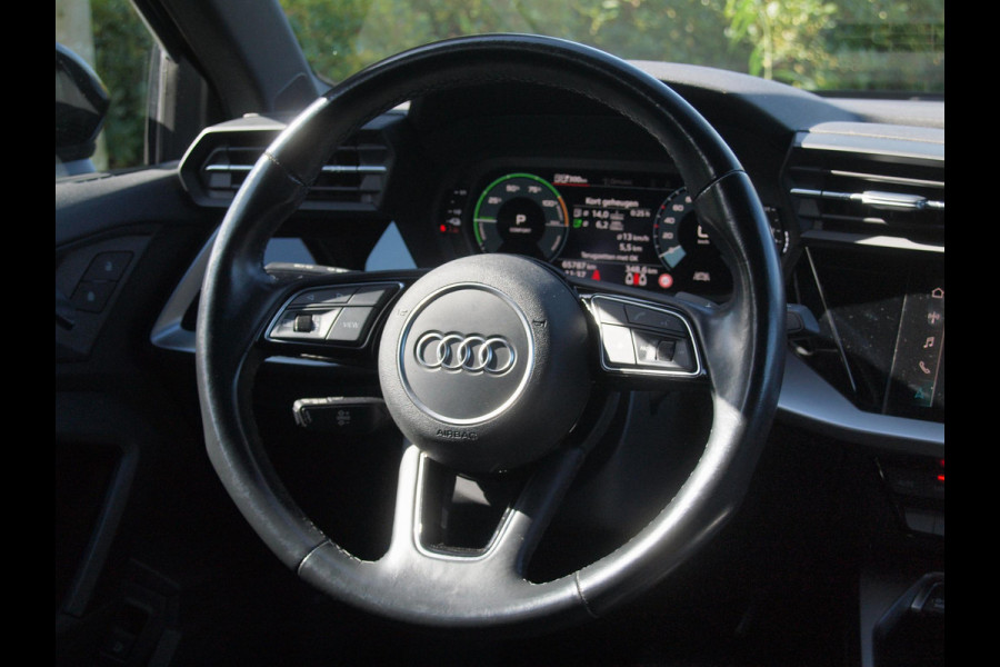 Audi A3 Sportback 40 TFSI e Business edition | Apple Carplay | Sportstoelen | DAB | Navi | NL-Auto |