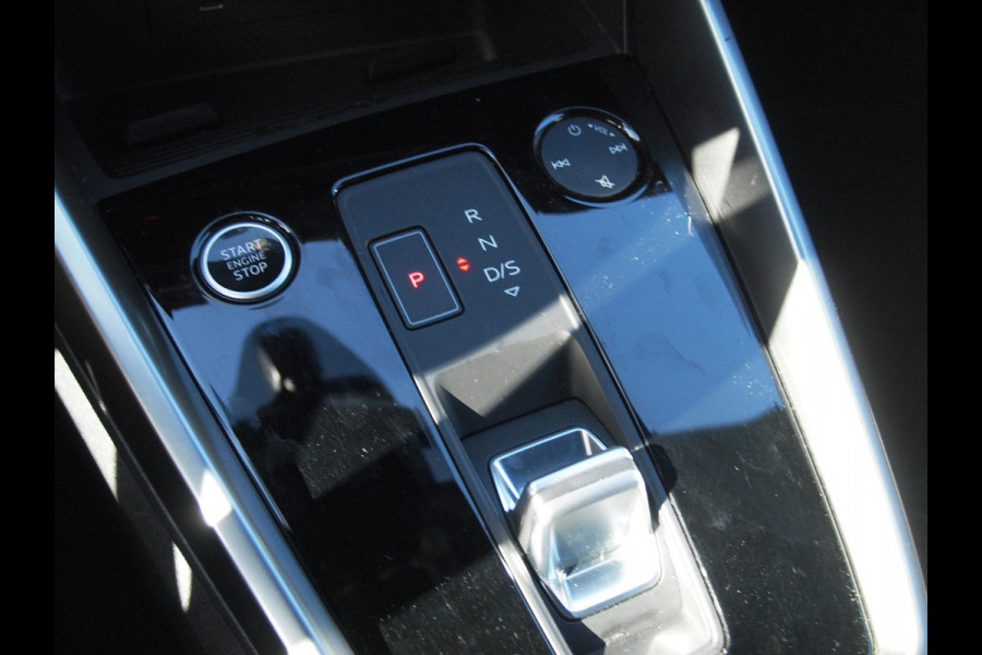 Audi A3 Sportback 40 TFSI e Business edition | Apple Carplay | Sportstoelen | DAB | Navi | NL-Auto |