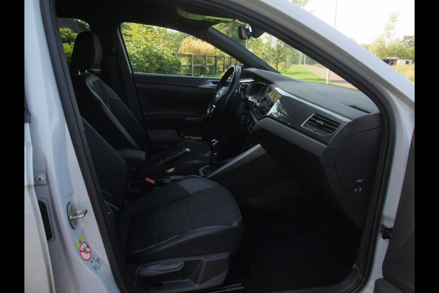 Volkswagen Polo 1.0 TSI Highline | Apple Carplay | Sportstoelen | LED | ACC | NL-Auto |