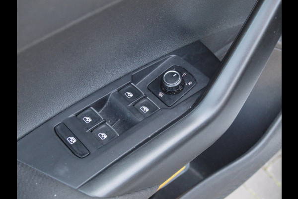 Volkswagen Polo 1.0 TSI Highline | Apple Carplay | Sportstoelen | LED | ACC | NL-Auto |