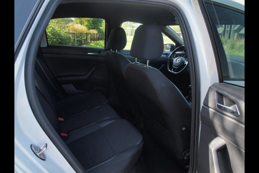 Volkswagen Polo 1.0 TSI Highline | Apple Carplay | Sportstoelen | LED | ACC | NL-Auto |