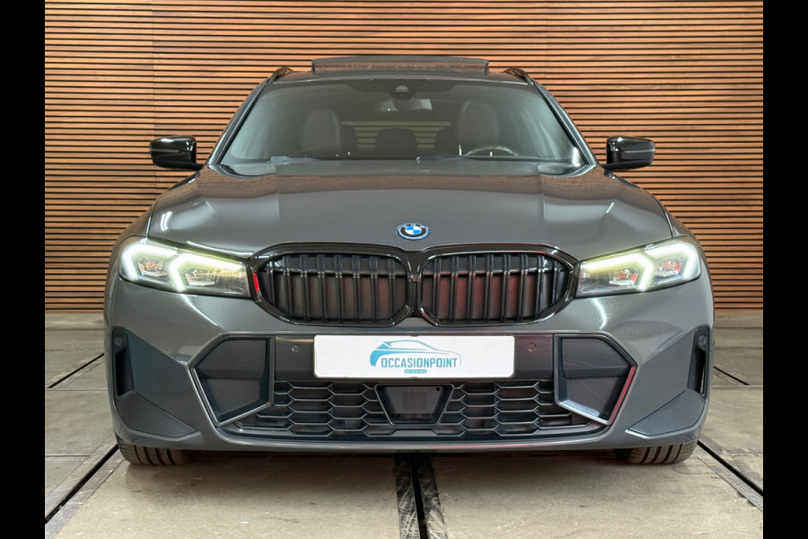 BMW 3 Serie Touring 330e M-Sport Pro | LCI | Dravitgrau | 292PK | Plug-in Hybrid |Carplay | 19” | Harman Kardon | Trekhaak