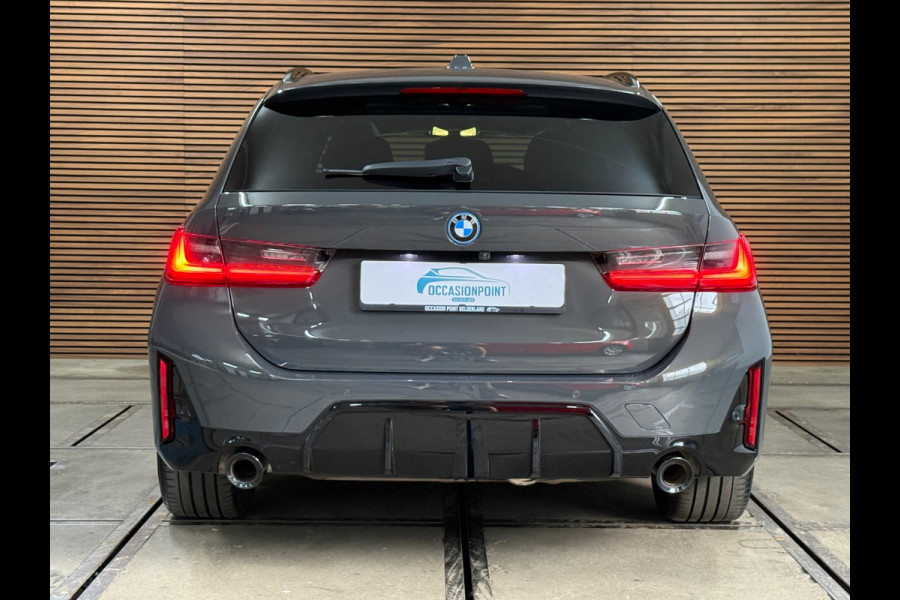 BMW 3 Serie Touring 330e M-Sport Pro | LCI | Dravitgrau | 292PK | Plug-in Hybrid |Carplay | 19” | Harman Kardon | Trekhaak