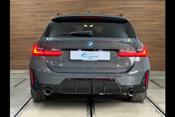 BMW 3 Serie Touring 330e M-Sport Pro | LCI | Dravitgrau | 292PK | Plug-in Hybrid |Carplay | 19” | Harman Kardon | Trekhaak