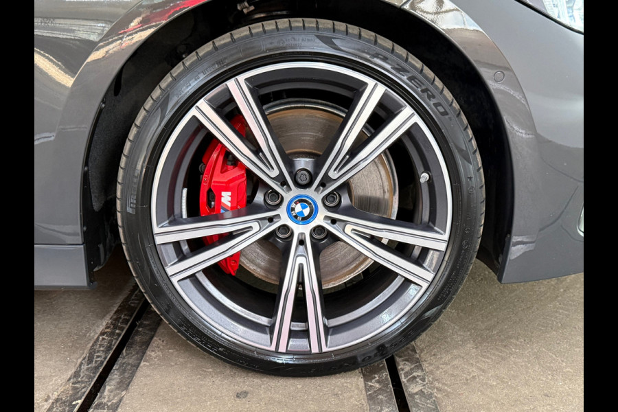 BMW 3 Serie Touring 330e M-Sport Pro | LCI | Dravitgrau | 292PK | Plug-in Hybrid |Carplay | 19” | Harman Kardon | Trekhaak