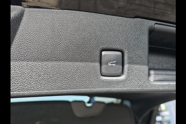 Ford Kuga 2.5 PHEV Vignale 225 pk | Trekhaak Wegklapbaar | 20" velgen | Adaptive cruise | Blind spot | Winterpack | Full led | Vol leder etc.