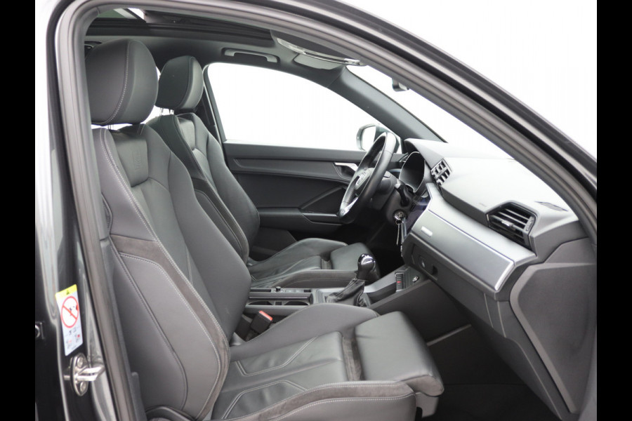 Audi Q3 35 TDI S-Line Pano, Carplay, Stoelverwarming