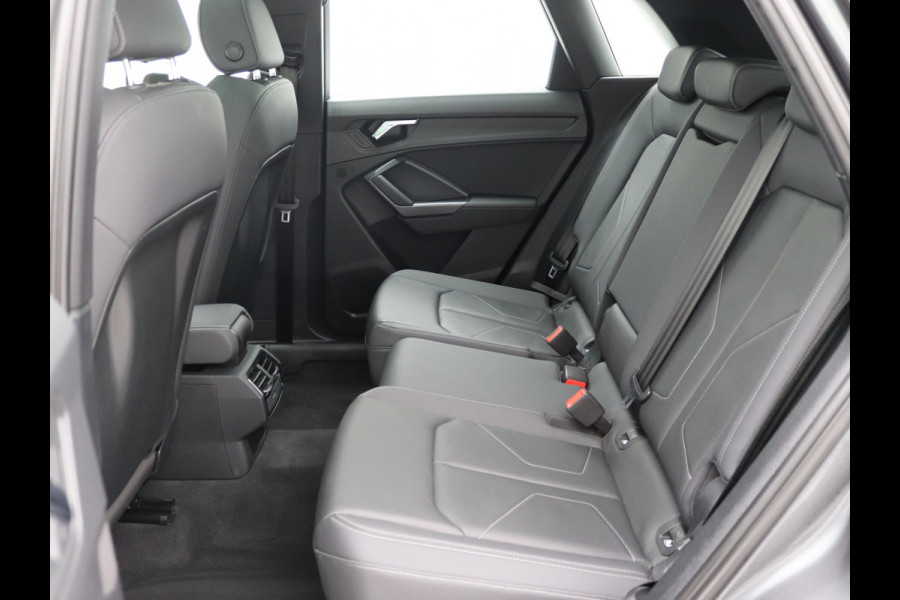 Audi Q3 35 TDI S-Line Pano, Carplay, Stoelverwarming