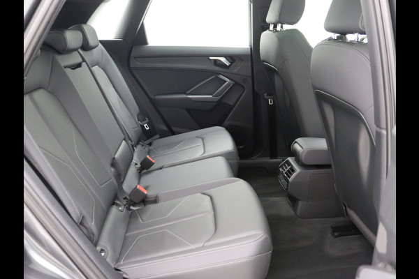 Audi Q3 35 TDI S-Line Pano, Carplay, Stoelverwarming