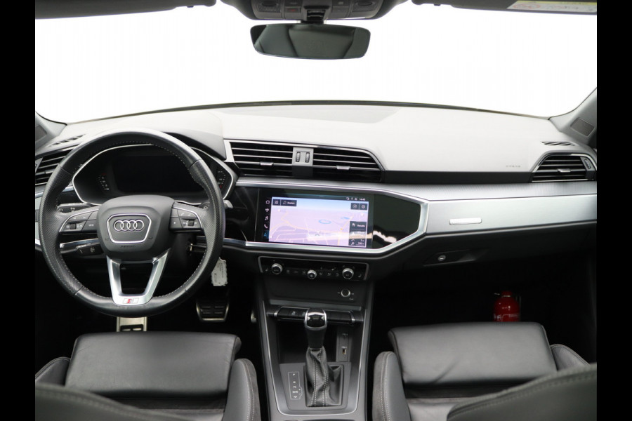 Audi Q3 35 TDI S-Line Pano, Carplay, Stoelverwarming