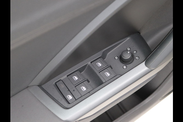 Audi Q3 35 TDI S-Line Pano, Carplay, Stoelverwarming