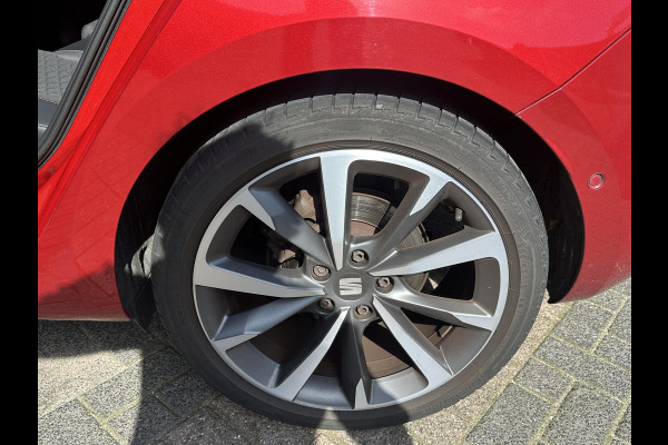 Seat Leon 1.5 eTSI FR VAN:22.900,- VOOR:19.877,- UW HERFSTVOORDEEL:3.023,- 150PK | STOEL + STUURVERWARMING |ACHTERUIT RIJ CAMERA | KEYLESS | DODEHOEK | APPLECARPLAY\AINDROID AUTO | TREKHAAK | RIJKLAAR GELEVERD MET 12 MND BOVAG GARANTIE | ADAP. CRUISE |