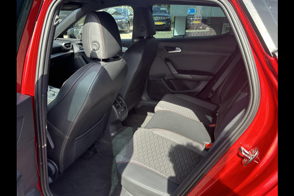 Seat Leon 1.5 eTSI FR VAN:22.900,- VOOR:19.877,- UW HERFSTVOORDEEL:3.023,- 150PK | STOEL + STUURVERWARMING |ACHTERUIT RIJ CAMERA | KEYLESS | DODEHOEK | APPLECARPLAY\AINDROID AUTO | TREKHAAK | RIJKLAAR GELEVERD MET 12 MND BOVAG GARANTIE | ADAP. CRUISE |
