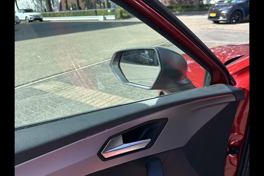Seat Leon 1.5 eTSI FR VAN:22.900,- VOOR:19.877,- UW HERFSTVOORDEEL:3.023,- 150PK | STOEL + STUURVERWARMING |ACHTERUIT RIJ CAMERA | KEYLESS | DODEHOEK | APPLECARPLAY\AINDROID AUTO | TREKHAAK | RIJKLAAR GELEVERD MET 12 MND BOVAG GARANTIE | ADAP. CRUISE |