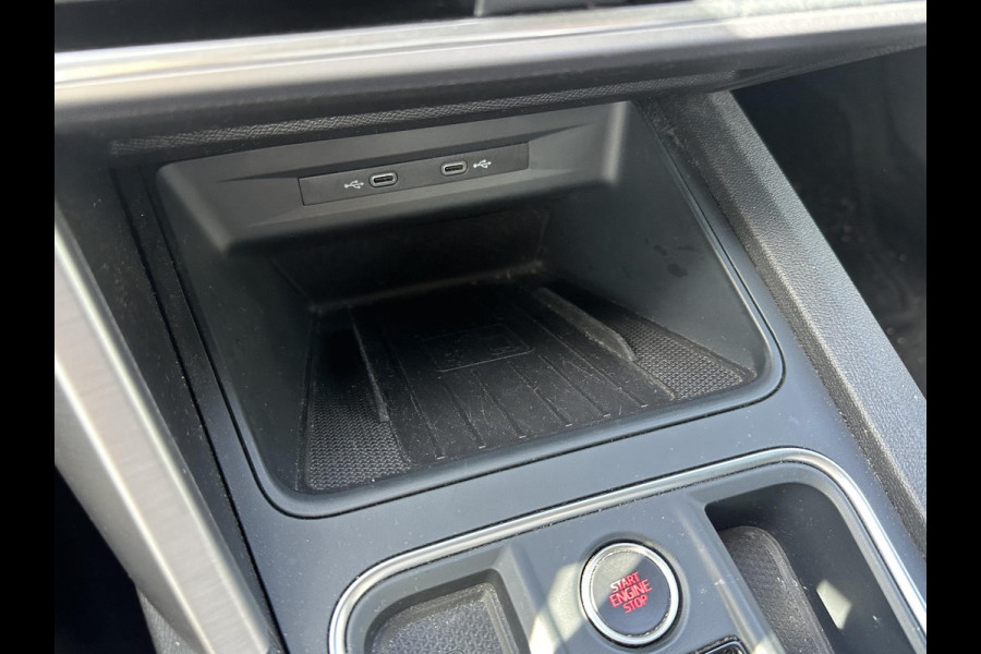 Seat Leon 1.5 eTSI FR VAN:22.900,- VOOR:19.877,- UW HERFSTVOORDEEL:3.023,- 150PK | STOEL + STUURVERWARMING |ACHTERUIT RIJ CAMERA | KEYLESS | DODEHOEK | APPLECARPLAY\AINDROID AUTO | TREKHAAK | RIJKLAAR GELEVERD MET 12 MND BOVAG GARANTIE | ADAP. CRUISE |