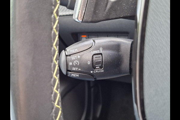 Peugeot 2008 1.2 131PK GT Pack Automaat Pano.dak Trekhaak Camera Navigatie GT-Line