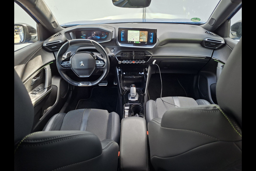 Peugeot 2008 1.2 131PK GT Pack Automaat Pano.dak Trekhaak Camera Navigatie GT-Line