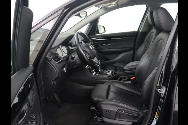 BMW 2 Serie Active Tourer 225xe iPerformance High Executive | Leder | Head up | Stoelverwarming | Camera | Park assist | Sfeerverlichting | Climate control | Full LED |