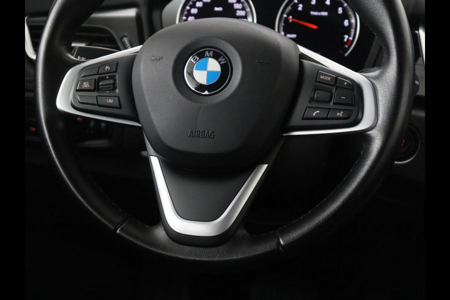 BMW 2 Serie Active Tourer 225xe iPerformance High Executive | Leder | Head up | Stoelverwarming | Camera | Park assist | Sfeerverlichting | Climate control | Full LED |