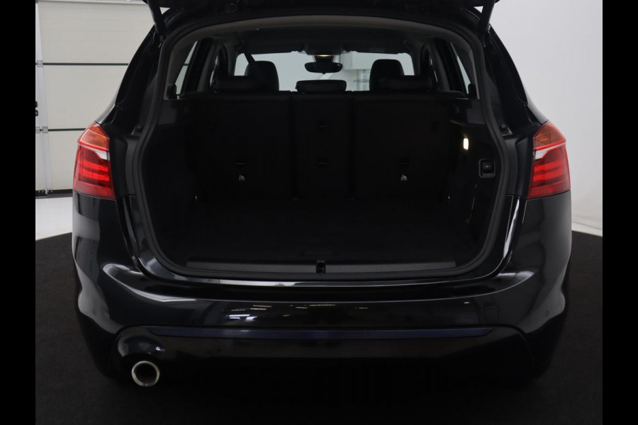 BMW 2 Serie Active Tourer 225xe iPerformance High Executive | Leder | Head up | Stoelverwarming | Camera | Park assist | Sfeerverlichting | Climate control | Full LED |