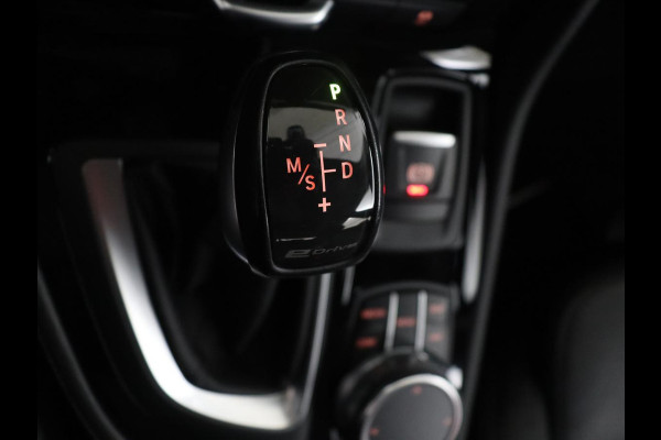 BMW 2 Serie Active Tourer 225xe iPerformance High Executive | Leder | Head up | Stoelverwarming | Camera | Park assist | Sfeerverlichting | Climate control | Full LED |